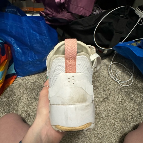 Jordan Luka 1 - Basketball Shoes - White / Coral - Picture 8 of 8